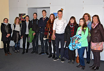 Schulleiterin Ursula Graf (rechts) begrüßte die tschechischen Schüler und ihre Begleitlehrerin auf das herzlichste.