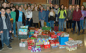 Jetzt können sich die Flüchtlingskinder über die Päckchen freuen.