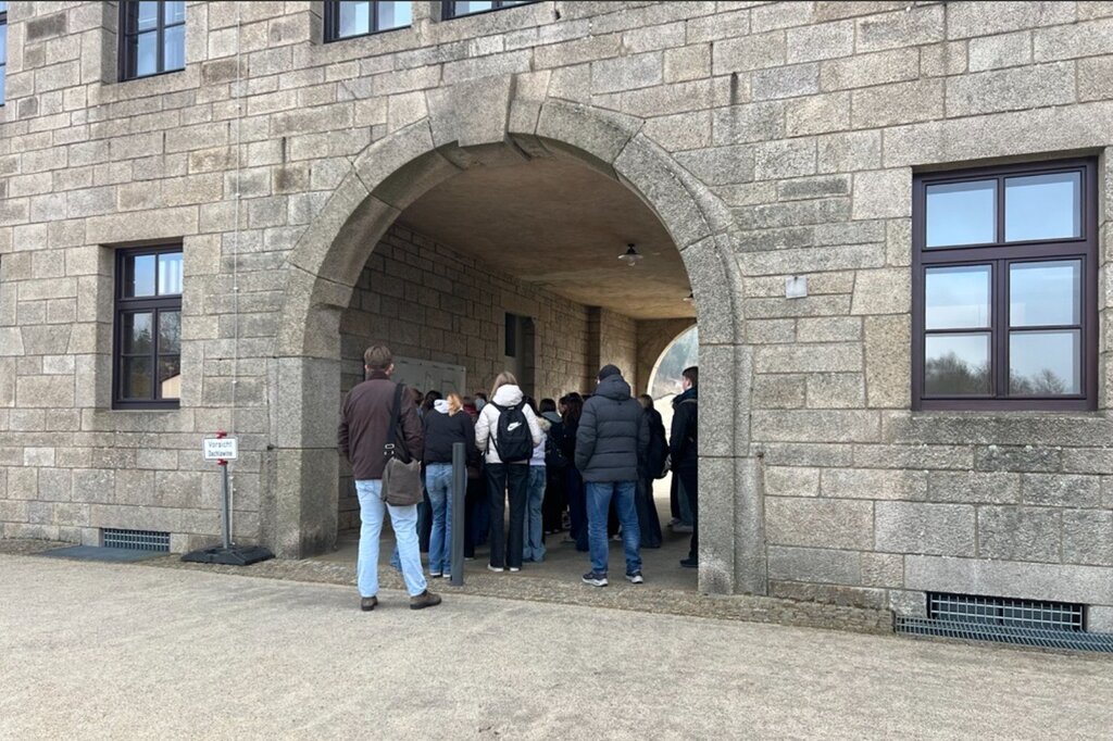 Geschichte vor Ort: Besuch der KZ-Gedenkstätte Flossenbürg