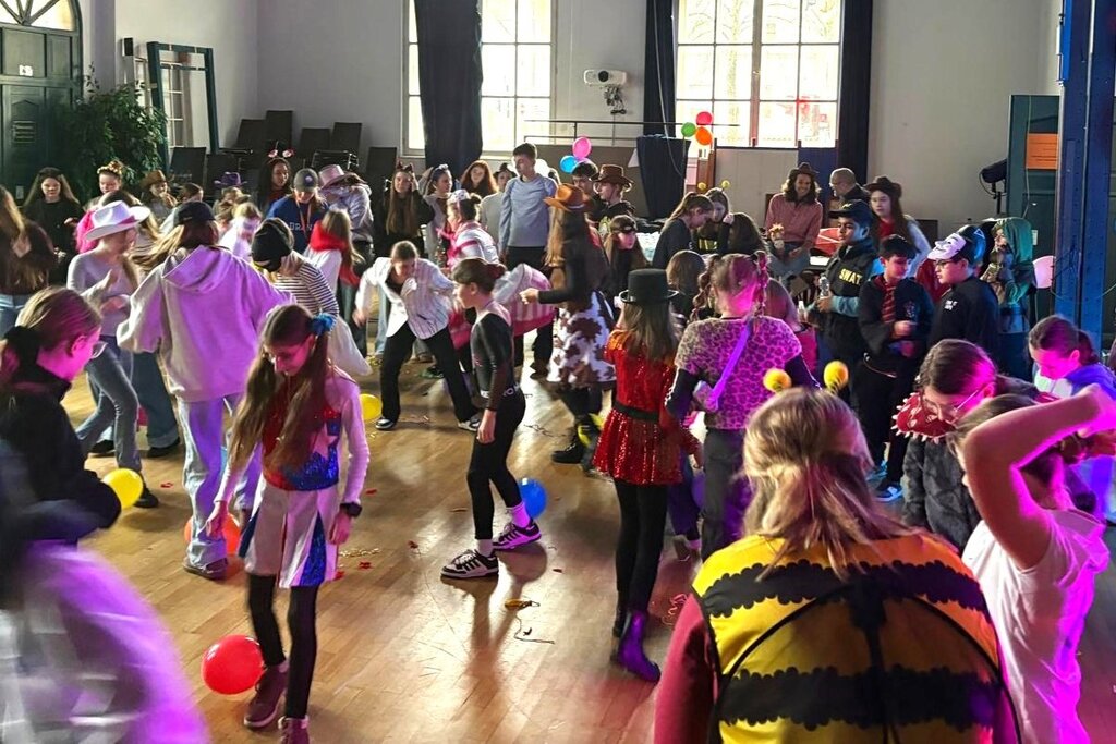 Bunte Kostüme, strahlende Gesichter – Unterstufenfasching am RWG
